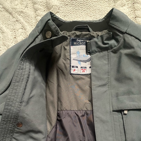 Windbreaker jacket - Picture 2 of 4